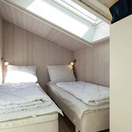 12 Person In Holiday home *