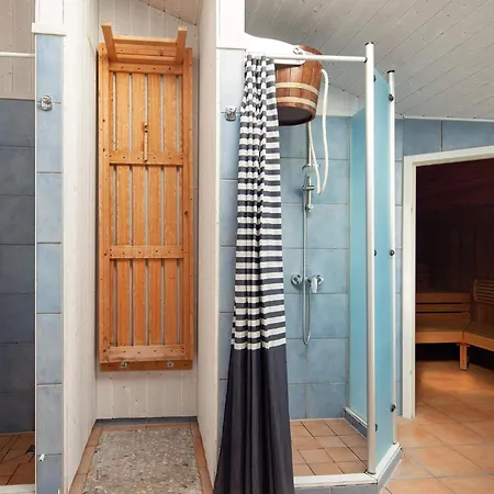 12 Person In * 格洛米茨