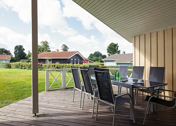 12 Person In Semesterbostad Grömitz